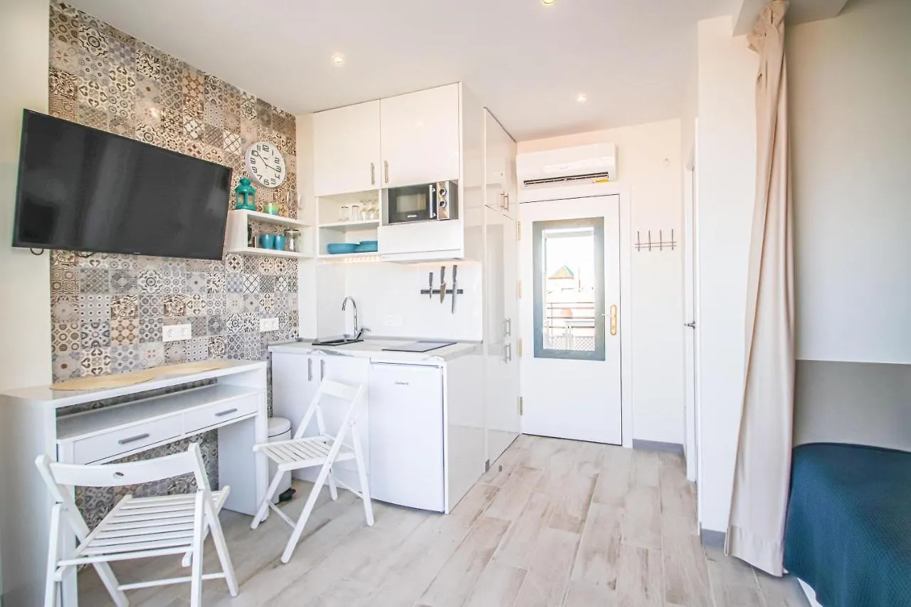 Stylish Studio For Rent With Fantastic Location In Marbella Promenade.
